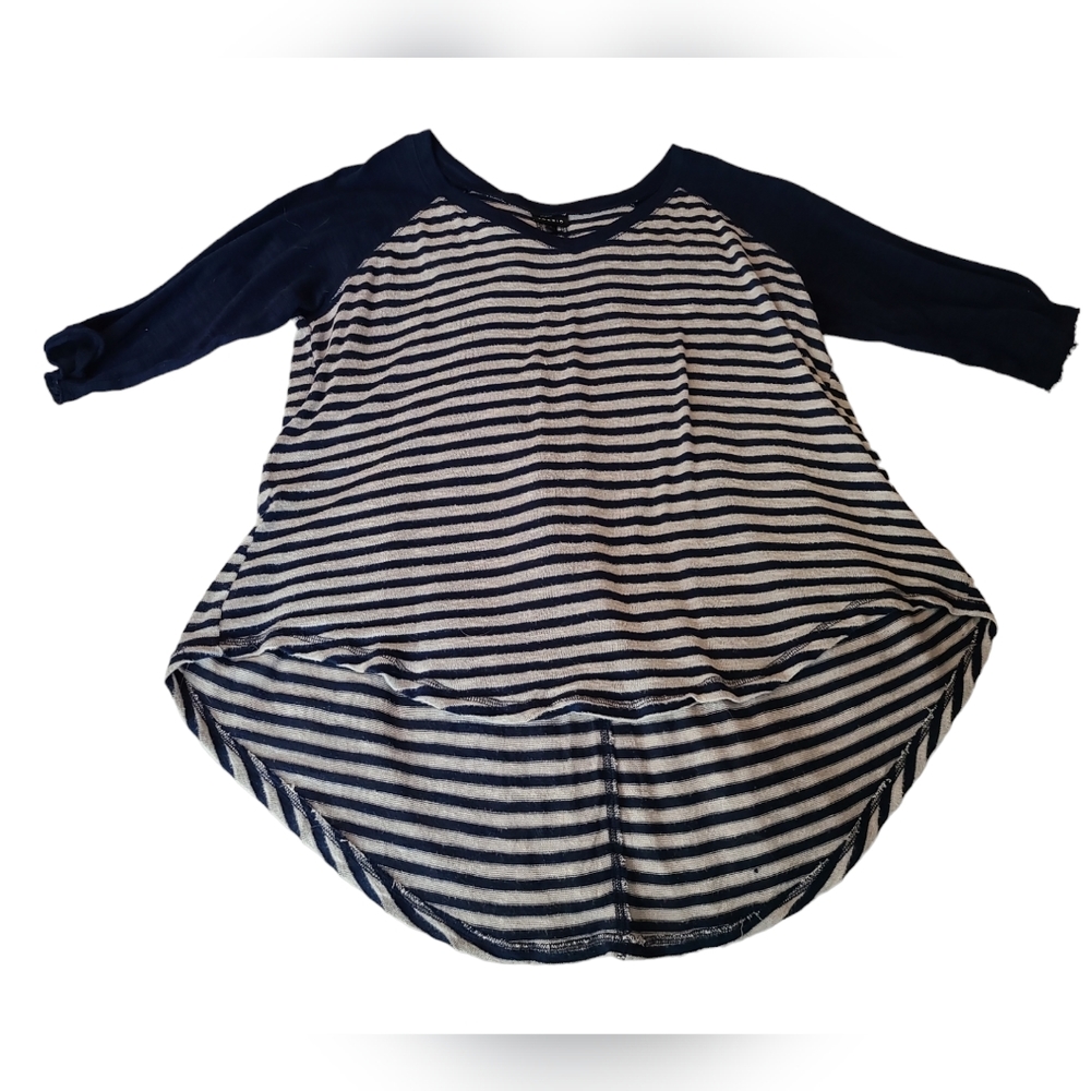 Asymmetrical 3/4 sleeve with fringe sleeves